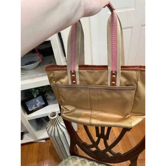 Y2K Coach Hampton Weekend Tote – Tan with Pink Accents - Picture 2 of 4